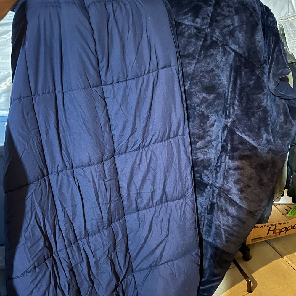 Reversible Queen Comforter Like New